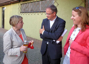 (v.L.) Katja Mast MdB, Andreas Stoch Kultusminister, Monika Müller Bürgermeisterin