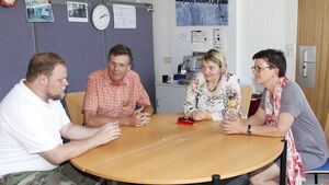 Katja Mast und Saskia Esken beim Berufsförderungswerk (BFW)