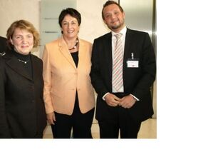 Katja Mast MdB, Justizministerin Brigitte Zypries und SPD- Kommunalpolitiker Manuel Linkenheil (v.l.n.r.) 